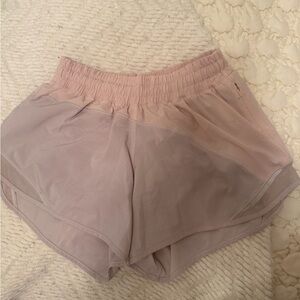Lululemon Hotty Hot Low-Rise Lined Short 2.5”